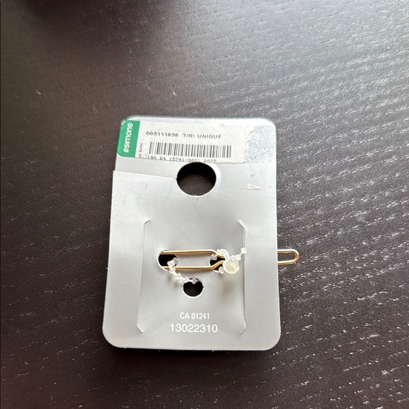 Simons Gold Hair Accessory - Picture 2 of 2